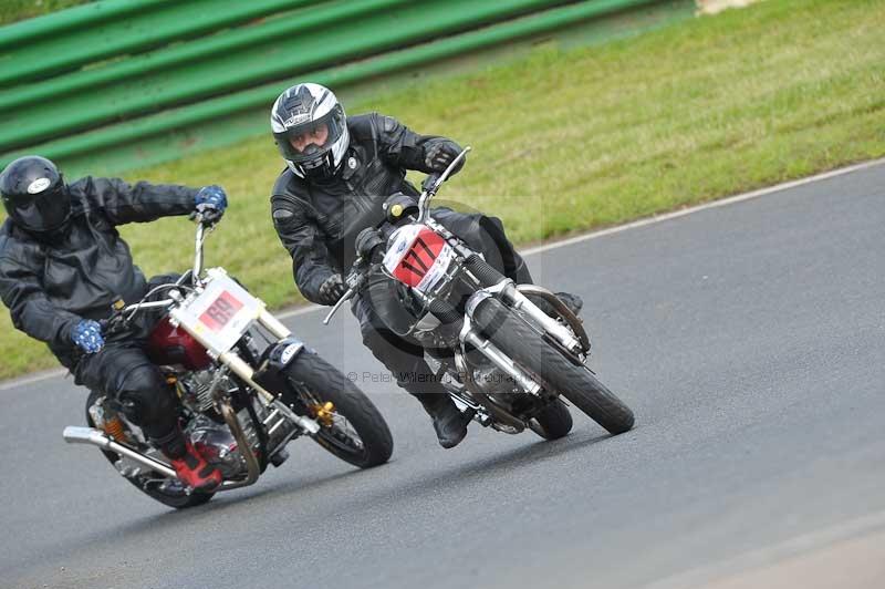 Mallory park Leicestershire;Mallory park photographs;Motorcycle action photographs;classic bikes;event digital images;eventdigitalimages;mallory park;no limits trackday;peter wileman photography;vintage bikes;vintage motorcycles;vmcc festival 1000 bikes