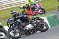 Mallory-park-Leicestershire;Mallory-park-photographs;Motorcycle-action-photographs;classic-bikes;event-digital-images;eventdigitalimages;mallory-park;no-limits-trackday;peter-wileman-photography;vintage-bikes;vintage-motorcycles;vmcc-festival-1000-bikes