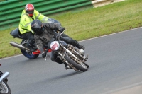 Mallory-park-Leicestershire;Mallory-park-photographs;Motorcycle-action-photographs;classic-bikes;event-digital-images;eventdigitalimages;mallory-park;no-limits-trackday;peter-wileman-photography;vintage-bikes;vintage-motorcycles;vmcc-festival-1000-bikes