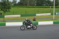 Mallory-park-Leicestershire;Mallory-park-photographs;Motorcycle-action-photographs;classic-bikes;event-digital-images;eventdigitalimages;mallory-park;no-limits-trackday;peter-wileman-photography;vintage-bikes;vintage-motorcycles;vmcc-festival-1000-bikes