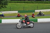 Mallory-park-Leicestershire;Mallory-park-photographs;Motorcycle-action-photographs;classic-bikes;event-digital-images;eventdigitalimages;mallory-park;no-limits-trackday;peter-wileman-photography;vintage-bikes;vintage-motorcycles;vmcc-festival-1000-bikes