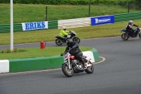 Mallory-park-Leicestershire;Mallory-park-photographs;Motorcycle-action-photographs;classic-bikes;event-digital-images;eventdigitalimages;mallory-park;no-limits-trackday;peter-wileman-photography;vintage-bikes;vintage-motorcycles;vmcc-festival-1000-bikes