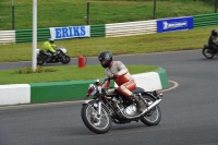 Mallory-park-Leicestershire;Mallory-park-photographs;Motorcycle-action-photographs;classic-bikes;event-digital-images;eventdigitalimages;mallory-park;no-limits-trackday;peter-wileman-photography;vintage-bikes;vintage-motorcycles;vmcc-festival-1000-bikes