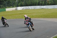 Mallory-park-Leicestershire;Mallory-park-photographs;Motorcycle-action-photographs;classic-bikes;event-digital-images;eventdigitalimages;mallory-park;no-limits-trackday;peter-wileman-photography;vintage-bikes;vintage-motorcycles;vmcc-festival-1000-bikes