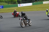 Mallory-park-Leicestershire;Mallory-park-photographs;Motorcycle-action-photographs;classic-bikes;event-digital-images;eventdigitalimages;mallory-park;no-limits-trackday;peter-wileman-photography;vintage-bikes;vintage-motorcycles;vmcc-festival-1000-bikes