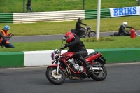 Mallory-park-Leicestershire;Mallory-park-photographs;Motorcycle-action-photographs;classic-bikes;event-digital-images;eventdigitalimages;mallory-park;no-limits-trackday;peter-wileman-photography;vintage-bikes;vintage-motorcycles;vmcc-festival-1000-bikes