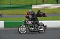 Mallory-park-Leicestershire;Mallory-park-photographs;Motorcycle-action-photographs;classic-bikes;event-digital-images;eventdigitalimages;mallory-park;no-limits-trackday;peter-wileman-photography;vintage-bikes;vintage-motorcycles;vmcc-festival-1000-bikes