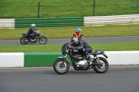 Mallory-park-Leicestershire;Mallory-park-photographs;Motorcycle-action-photographs;classic-bikes;event-digital-images;eventdigitalimages;mallory-park;no-limits-trackday;peter-wileman-photography;vintage-bikes;vintage-motorcycles;vmcc-festival-1000-bikes