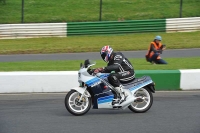 Mallory-park-Leicestershire;Mallory-park-photographs;Motorcycle-action-photographs;classic-bikes;event-digital-images;eventdigitalimages;mallory-park;no-limits-trackday;peter-wileman-photography;vintage-bikes;vintage-motorcycles;vmcc-festival-1000-bikes