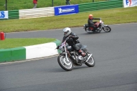 Mallory-park-Leicestershire;Mallory-park-photographs;Motorcycle-action-photographs;classic-bikes;event-digital-images;eventdigitalimages;mallory-park;no-limits-trackday;peter-wileman-photography;vintage-bikes;vintage-motorcycles;vmcc-festival-1000-bikes