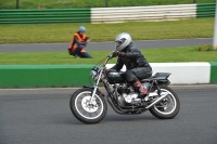 Mallory-park-Leicestershire;Mallory-park-photographs;Motorcycle-action-photographs;classic-bikes;event-digital-images;eventdigitalimages;mallory-park;no-limits-trackday;peter-wileman-photography;vintage-bikes;vintage-motorcycles;vmcc-festival-1000-bikes