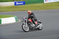 Mallory-park-Leicestershire;Mallory-park-photographs;Motorcycle-action-photographs;classic-bikes;event-digital-images;eventdigitalimages;mallory-park;no-limits-trackday;peter-wileman-photography;vintage-bikes;vintage-motorcycles;vmcc-festival-1000-bikes