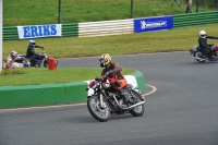 Mallory-park-Leicestershire;Mallory-park-photographs;Motorcycle-action-photographs;classic-bikes;event-digital-images;eventdigitalimages;mallory-park;no-limits-trackday;peter-wileman-photography;vintage-bikes;vintage-motorcycles;vmcc-festival-1000-bikes