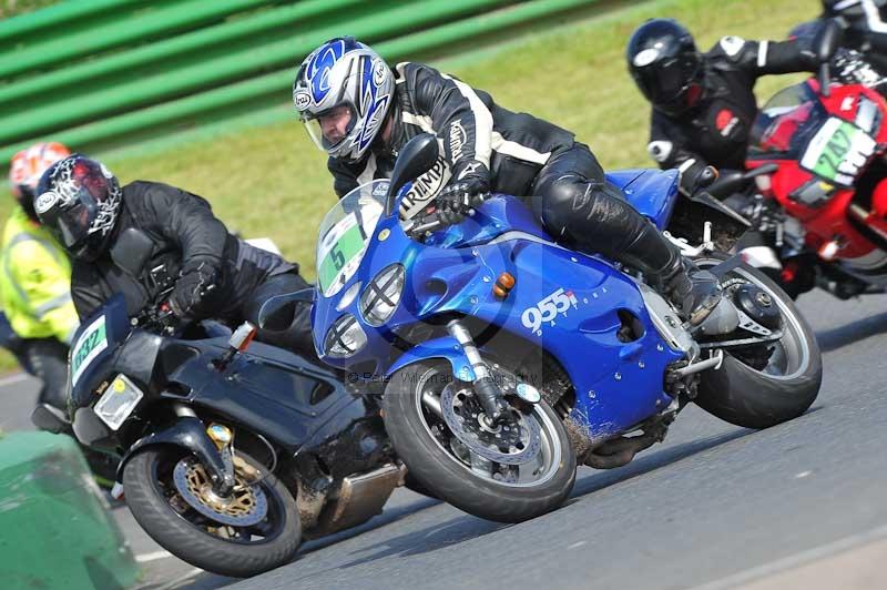 Mallory park Leicestershire;Mallory park photographs;Motorcycle action photographs;classic bikes;event digital images;eventdigitalimages;mallory park;no limits trackday;peter wileman photography;vintage bikes;vintage motorcycles;vmcc festival 1000 bikes