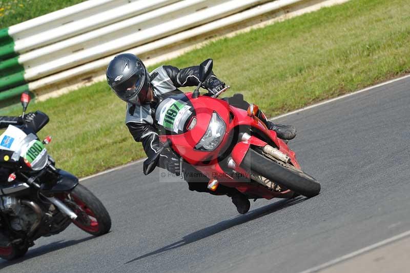 Mallory park Leicestershire;Mallory park photographs;Motorcycle action photographs;classic bikes;event digital images;eventdigitalimages;mallory park;no limits trackday;peter wileman photography;vintage bikes;vintage motorcycles;vmcc festival 1000 bikes