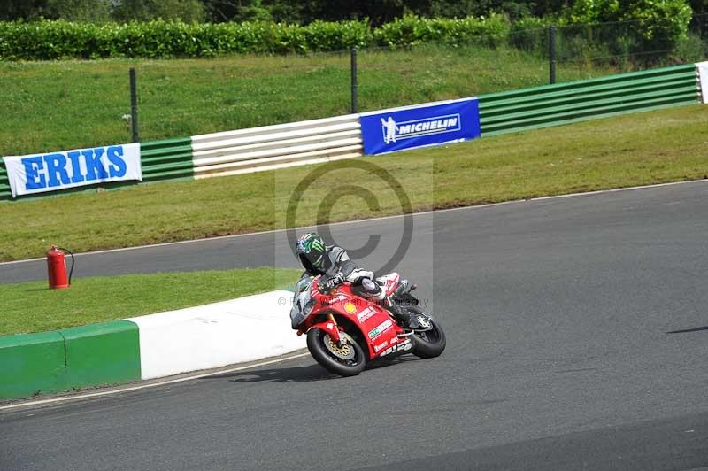 Mallory park Leicestershire;Mallory park photographs;Motorcycle action photographs;classic bikes;event digital images;eventdigitalimages;mallory park;no limits trackday;peter wileman photography;vintage bikes;vintage motorcycles;vmcc festival 1000 bikes