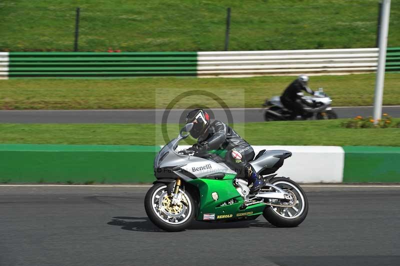 Mallory park Leicestershire;Mallory park photographs;Motorcycle action photographs;classic bikes;event digital images;eventdigitalimages;mallory park;no limits trackday;peter wileman photography;vintage bikes;vintage motorcycles;vmcc festival 1000 bikes