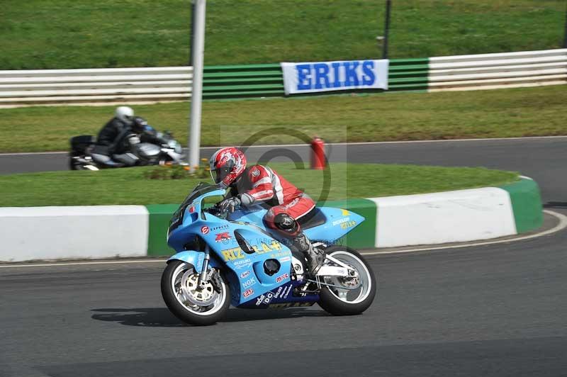 Mallory park Leicestershire;Mallory park photographs;Motorcycle action photographs;classic bikes;event digital images;eventdigitalimages;mallory park;no limits trackday;peter wileman photography;vintage bikes;vintage motorcycles;vmcc festival 1000 bikes