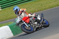 Mallory-park-Leicestershire;Mallory-park-photographs;Motorcycle-action-photographs;classic-bikes;event-digital-images;eventdigitalimages;mallory-park;no-limits-trackday;peter-wileman-photography;vintage-bikes;vintage-motorcycles;vmcc-festival-1000-bikes