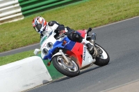 Mallory-park-Leicestershire;Mallory-park-photographs;Motorcycle-action-photographs;classic-bikes;event-digital-images;eventdigitalimages;mallory-park;no-limits-trackday;peter-wileman-photography;vintage-bikes;vintage-motorcycles;vmcc-festival-1000-bikes