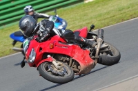 Mallory-park-Leicestershire;Mallory-park-photographs;Motorcycle-action-photographs;classic-bikes;event-digital-images;eventdigitalimages;mallory-park;no-limits-trackday;peter-wileman-photography;vintage-bikes;vintage-motorcycles;vmcc-festival-1000-bikes