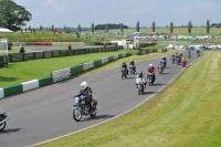 Mallory-park-Leicestershire;Mallory-park-photographs;Motorcycle-action-photographs;classic-bikes;event-digital-images;eventdigitalimages;mallory-park;no-limits-trackday;peter-wileman-photography;vintage-bikes;vintage-motorcycles;vmcc-festival-1000-bikes