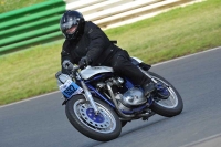 Mallory-park-Leicestershire;Mallory-park-photographs;Motorcycle-action-photographs;classic-bikes;event-digital-images;eventdigitalimages;mallory-park;no-limits-trackday;peter-wileman-photography;vintage-bikes;vintage-motorcycles;vmcc-festival-1000-bikes