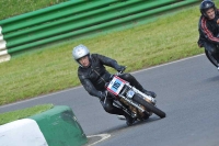 Mallory-park-Leicestershire;Mallory-park-photographs;Motorcycle-action-photographs;classic-bikes;event-digital-images;eventdigitalimages;mallory-park;no-limits-trackday;peter-wileman-photography;vintage-bikes;vintage-motorcycles;vmcc-festival-1000-bikes