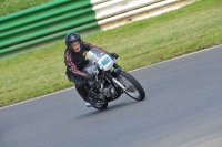 Mallory-park-Leicestershire;Mallory-park-photographs;Motorcycle-action-photographs;classic-bikes;event-digital-images;eventdigitalimages;mallory-park;no-limits-trackday;peter-wileman-photography;vintage-bikes;vintage-motorcycles;vmcc-festival-1000-bikes