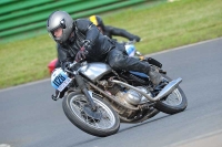 Mallory-park-Leicestershire;Mallory-park-photographs;Motorcycle-action-photographs;classic-bikes;event-digital-images;eventdigitalimages;mallory-park;no-limits-trackday;peter-wileman-photography;vintage-bikes;vintage-motorcycles;vmcc-festival-1000-bikes