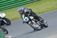 Mallory-park-Leicestershire;Mallory-park-photographs;Motorcycle-action-photographs;classic-bikes;event-digital-images;eventdigitalimages;mallory-park;no-limits-trackday;peter-wileman-photography;vintage-bikes;vintage-motorcycles;vmcc-festival-1000-bikes