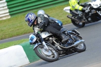 Mallory-park-Leicestershire;Mallory-park-photographs;Motorcycle-action-photographs;classic-bikes;event-digital-images;eventdigitalimages;mallory-park;no-limits-trackday;peter-wileman-photography;vintage-bikes;vintage-motorcycles;vmcc-festival-1000-bikes