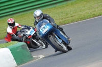 Mallory-park-Leicestershire;Mallory-park-photographs;Motorcycle-action-photographs;classic-bikes;event-digital-images;eventdigitalimages;mallory-park;no-limits-trackday;peter-wileman-photography;vintage-bikes;vintage-motorcycles;vmcc-festival-1000-bikes