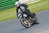 Mallory-park-Leicestershire;Mallory-park-photographs;Motorcycle-action-photographs;classic-bikes;event-digital-images;eventdigitalimages;mallory-park;no-limits-trackday;peter-wileman-photography;vintage-bikes;vintage-motorcycles;vmcc-festival-1000-bikes