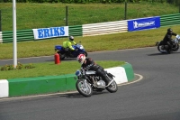 Mallory-park-Leicestershire;Mallory-park-photographs;Motorcycle-action-photographs;classic-bikes;event-digital-images;eventdigitalimages;mallory-park;no-limits-trackday;peter-wileman-photography;vintage-bikes;vintage-motorcycles;vmcc-festival-1000-bikes