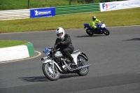 Mallory-park-Leicestershire;Mallory-park-photographs;Motorcycle-action-photographs;classic-bikes;event-digital-images;eventdigitalimages;mallory-park;no-limits-trackday;peter-wileman-photography;vintage-bikes;vintage-motorcycles;vmcc-festival-1000-bikes