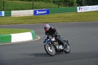 Mallory-park-Leicestershire;Mallory-park-photographs;Motorcycle-action-photographs;classic-bikes;event-digital-images;eventdigitalimages;mallory-park;no-limits-trackday;peter-wileman-photography;vintage-bikes;vintage-motorcycles;vmcc-festival-1000-bikes