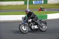 Mallory-park-Leicestershire;Mallory-park-photographs;Motorcycle-action-photographs;classic-bikes;event-digital-images;eventdigitalimages;mallory-park;no-limits-trackday;peter-wileman-photography;vintage-bikes;vintage-motorcycles;vmcc-festival-1000-bikes