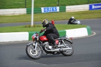 Mallory-park-Leicestershire;Mallory-park-photographs;Motorcycle-action-photographs;classic-bikes;event-digital-images;eventdigitalimages;mallory-park;no-limits-trackday;peter-wileman-photography;vintage-bikes;vintage-motorcycles;vmcc-festival-1000-bikes