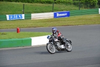 Mallory-park-Leicestershire;Mallory-park-photographs;Motorcycle-action-photographs;classic-bikes;event-digital-images;eventdigitalimages;mallory-park;no-limits-trackday;peter-wileman-photography;vintage-bikes;vintage-motorcycles;vmcc-festival-1000-bikes