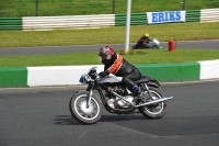 Mallory-park-Leicestershire;Mallory-park-photographs;Motorcycle-action-photographs;classic-bikes;event-digital-images;eventdigitalimages;mallory-park;no-limits-trackday;peter-wileman-photography;vintage-bikes;vintage-motorcycles;vmcc-festival-1000-bikes