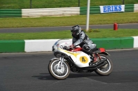 Mallory-park-Leicestershire;Mallory-park-photographs;Motorcycle-action-photographs;classic-bikes;event-digital-images;eventdigitalimages;mallory-park;no-limits-trackday;peter-wileman-photography;vintage-bikes;vintage-motorcycles;vmcc-festival-1000-bikes