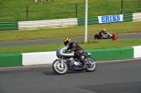 Mallory-park-Leicestershire;Mallory-park-photographs;Motorcycle-action-photographs;classic-bikes;event-digital-images;eventdigitalimages;mallory-park;no-limits-trackday;peter-wileman-photography;vintage-bikes;vintage-motorcycles;vmcc-festival-1000-bikes