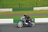 Mallory-park-Leicestershire;Mallory-park-photographs;Motorcycle-action-photographs;classic-bikes;event-digital-images;eventdigitalimages;mallory-park;no-limits-trackday;peter-wileman-photography;vintage-bikes;vintage-motorcycles;vmcc-festival-1000-bikes