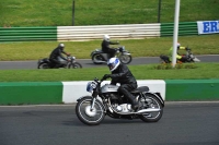 Mallory-park-Leicestershire;Mallory-park-photographs;Motorcycle-action-photographs;classic-bikes;event-digital-images;eventdigitalimages;mallory-park;no-limits-trackday;peter-wileman-photography;vintage-bikes;vintage-motorcycles;vmcc-festival-1000-bikes