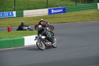 Mallory-park-Leicestershire;Mallory-park-photographs;Motorcycle-action-photographs;classic-bikes;event-digital-images;eventdigitalimages;mallory-park;no-limits-trackday;peter-wileman-photography;vintage-bikes;vintage-motorcycles;vmcc-festival-1000-bikes