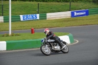 Mallory-park-Leicestershire;Mallory-park-photographs;Motorcycle-action-photographs;classic-bikes;event-digital-images;eventdigitalimages;mallory-park;no-limits-trackday;peter-wileman-photography;vintage-bikes;vintage-motorcycles;vmcc-festival-1000-bikes