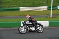 Mallory-park-Leicestershire;Mallory-park-photographs;Motorcycle-action-photographs;classic-bikes;event-digital-images;eventdigitalimages;mallory-park;no-limits-trackday;peter-wileman-photography;vintage-bikes;vintage-motorcycles;vmcc-festival-1000-bikes