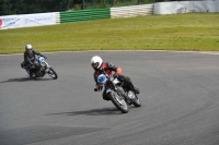 Mallory-park-Leicestershire;Mallory-park-photographs;Motorcycle-action-photographs;classic-bikes;event-digital-images;eventdigitalimages;mallory-park;no-limits-trackday;peter-wileman-photography;vintage-bikes;vintage-motorcycles;vmcc-festival-1000-bikes