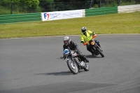 Mallory-park-Leicestershire;Mallory-park-photographs;Motorcycle-action-photographs;classic-bikes;event-digital-images;eventdigitalimages;mallory-park;no-limits-trackday;peter-wileman-photography;vintage-bikes;vintage-motorcycles;vmcc-festival-1000-bikes